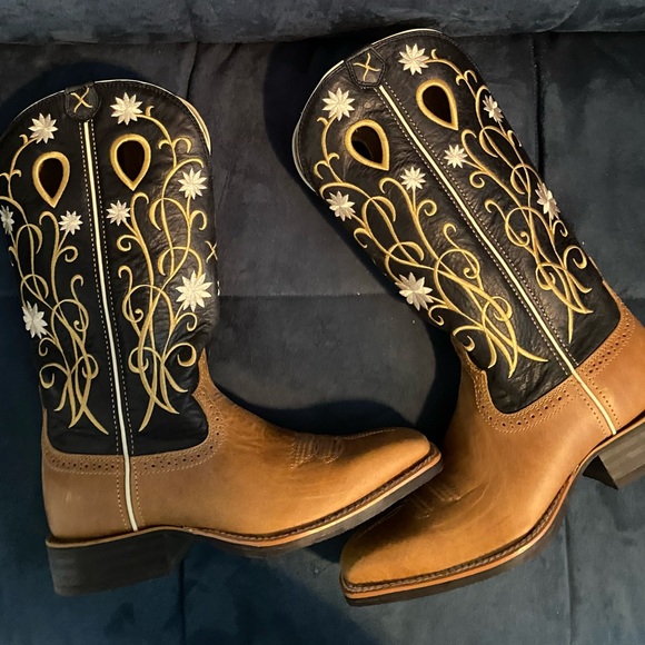 TWISTED X WOMEN’S WESTERN BOOT - floral, square-toed cowgirl boots - Picture 2 of 3